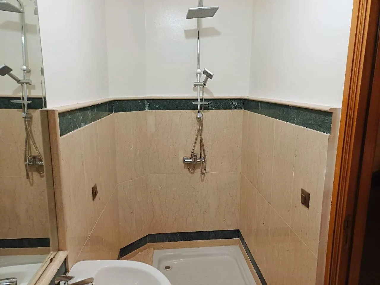 Family Apartment With Pool